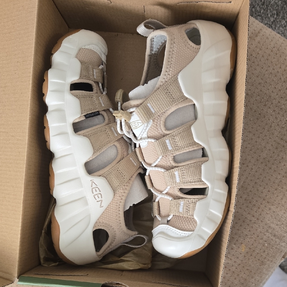KEEN Women's Beige and White Sandals